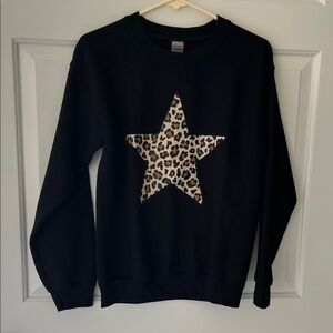 Gildan Black Sweatshirt with Leopard Star